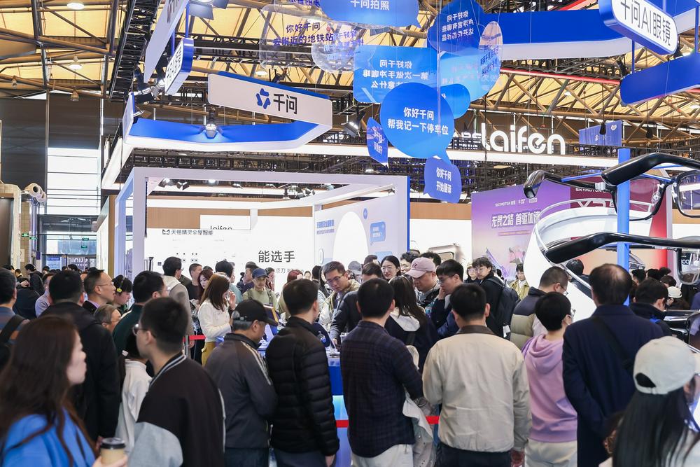 国产AI眼镜爆发式增长